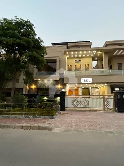 10 Marla Luxury Owner-Built House On Main Boulevard Premium Location 10 Marla Luxury Owner-Built House On Main Boulevard Premium Location