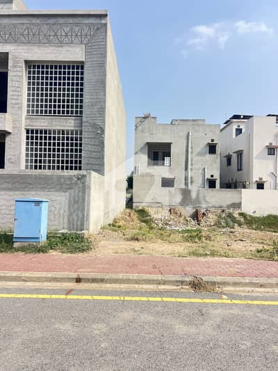 Plot No# 75 Ghazi And 82 Ghazi block plot Available Between the House | Smart Investment