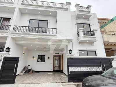 8.5 Marla Beautiful Triple Story House For Sale In Bani Gala