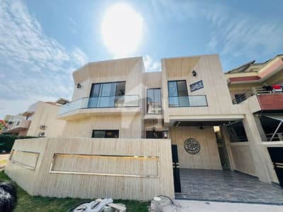 House Of 10 Marla Is Available In Contemporary Neighborhood Of DHA Defence