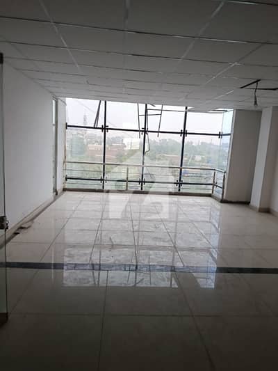 2800 SQUARE FEET OFFICE SPACE AVAIL ABALE FOR RENT AT SUSAN ROAD FAISALABAD