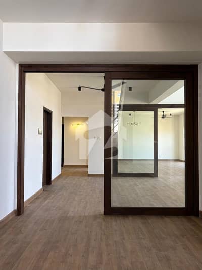 FOR RENT: FULLY RENOVATED 4-BED DD LUXURY PENTHOUSE WITH PRIVATE POOL CREEK VISTA, DHA PHASE 8, KARACHI