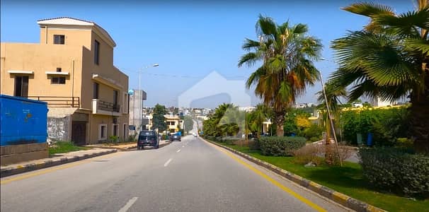 10 Marla Residential Plot In Beautiful Location Of Bahria Town Phase 8 - Block G In Rawalpindi