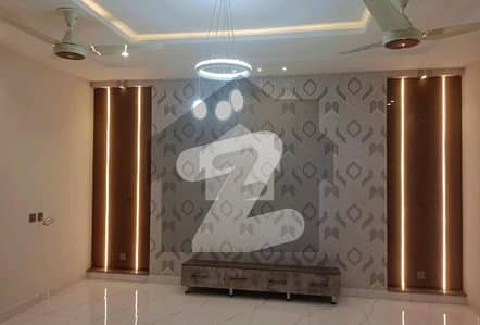 House Of 10 Marla In Bahria Town - Sector C For Sale House Of 10 Marla In Bahria Town - Sector C For Sale