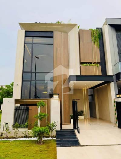 5 MARLA MODERN HOUSE FOR SALE IN DHA 9 TOWN.