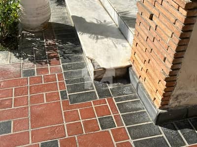 2 KANAL COMMERCIAL HOUSE FOR RENT IN GARDEN TOWN, GULBERG