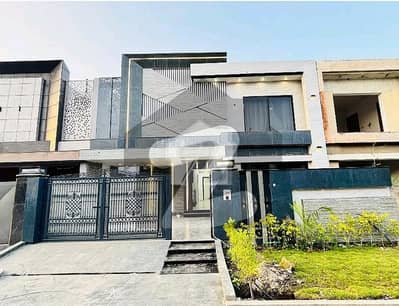 10 Marla Used Solid House For Sale Block EE Citi Housing Gujranwala