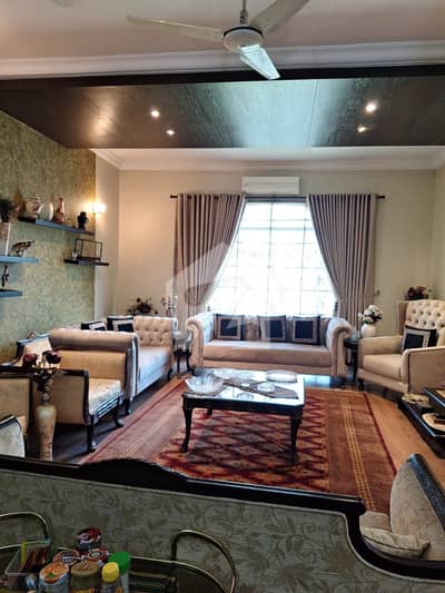 DUPLEX LAVISH HOUSE FOR SALE F 10 SIZE ONE KANAL 511 SQUARE YARDS