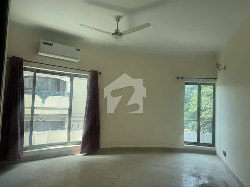 ایف ۔ 11 اسلام آباد میں 3 کمروں کا 8 مرلہ فلیٹ 6.35 کروڑ میں برائے فروخت۔ ایف ۔ 11 اسلام آباد میں 3 کمروں کا 8 مرلہ فلیٹ 6.35 کروڑ میں برائے فروخت۔