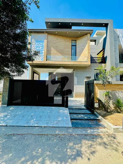 10 Marla Brand New House Available For Sale In M-6 Lake City Lahore.