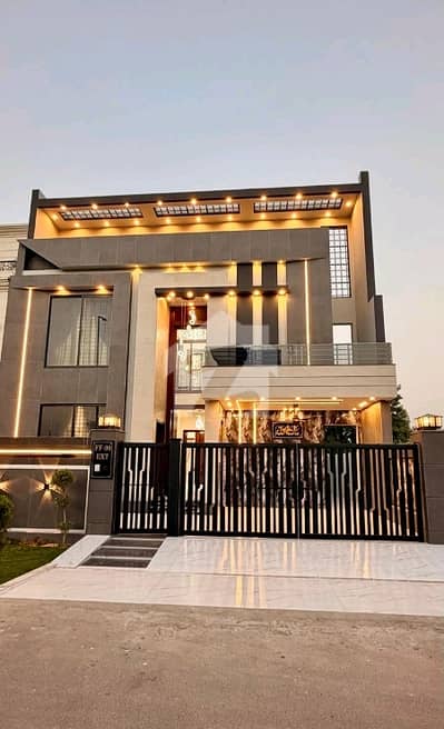 سٹی ہاؤسنگ سوسائٹی گوجرانوالہ میں 6 کمروں کا 10 مرلہ مکان 4.5 کروڑ میں برائے فروخت۔ سٹی ہاؤسنگ سوسائٹی گوجرانوالہ میں 6 کمروں کا 10 مرلہ مکان 4.5 کروڑ میں برائے فروخت۔