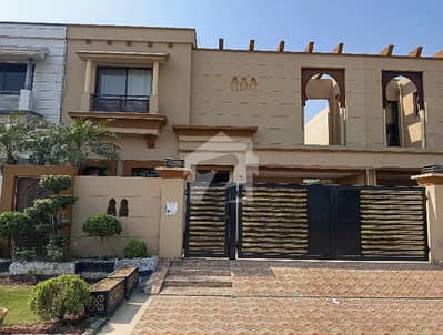 سٹی ہاؤسنگ سوسائٹی گوجرانوالہ میں 5 کمروں کا 10 مرلہ مکان 3.2 کروڑ میں برائے فروخت۔
