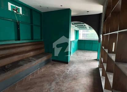 Prime Location Shop Of 1900 Square Feet Is Available For rent