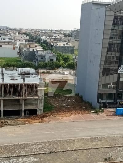 ٹاپ سٹی 1 اسلام آباد میں 5 مرلہ کمرشل پلاٹ 5.5 کروڑ میں برائے فروخت۔
