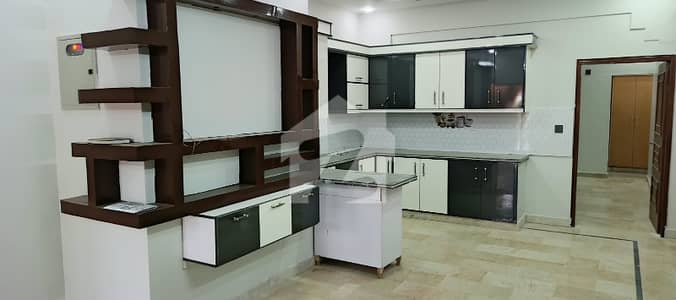 300 SQUARE YARDS 2ND FLOOR WITH ROOF FOR SALE - BLOCK 14 GULISTAN-E-JOHAR, KARACHI