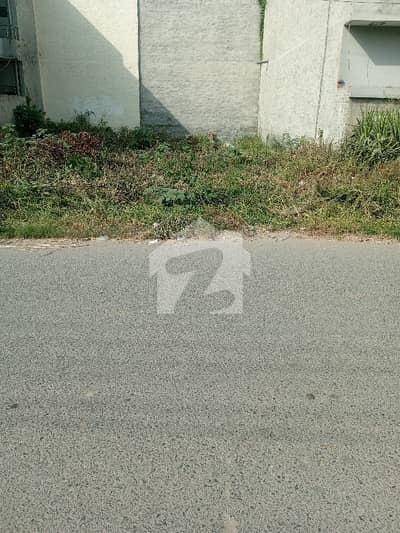 10 Marla plot For sale in Lahore press club