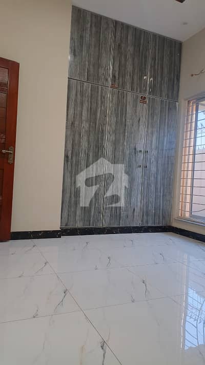 10 MARLA UPPER PORTION FOR RENT 10 MARLA UPPER PORTION FOR RENT