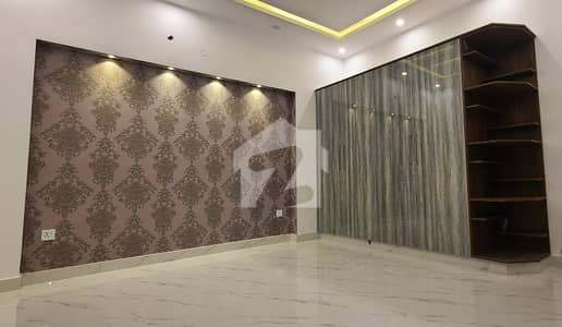 10 MARLA 6 BED BRAND NEW HOUSE WITH GAS FOR RENT 10 MARLA 6 BED BRAND NEW HOUSE WITH GAS FOR RENT