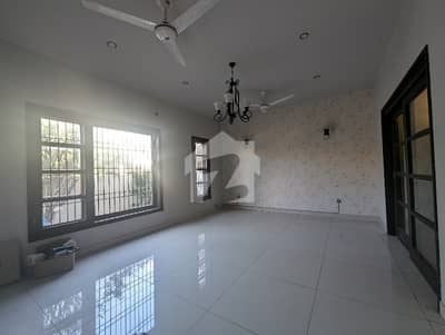 300 Yard Bungalow For Rent In Phase 6
