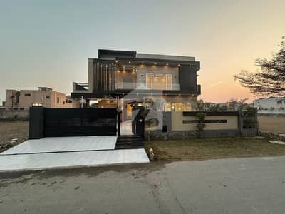 One Kanal Full Basement House With Sollar For Rent