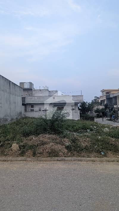 7 Marla Corner Plot For Sale