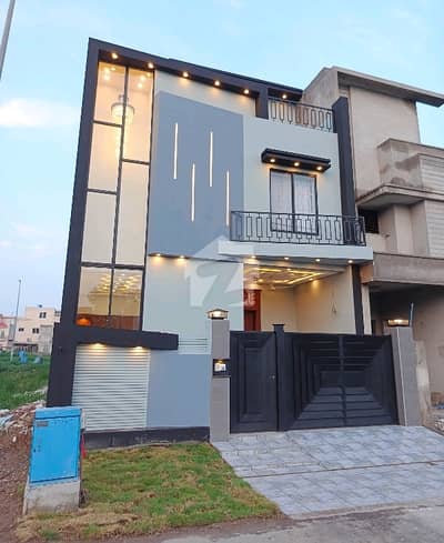 Prime Location In Citi Housing Society 5 Marla House For sale