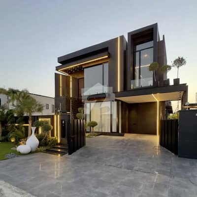 Spacious House Is Available For Sale In Ideal Location Of DHA Phase 7