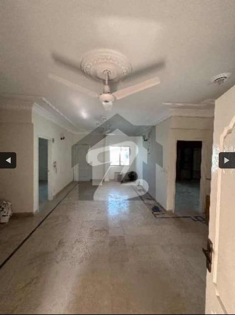 4th Floor Spacious Flat 4th Floor Spacious Flat