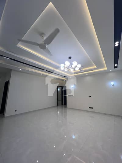 500 Yards Brand New Portion For Rent 500 Yards Brand New Portion For Rent