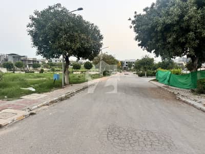 ٹاپ سٹی 1 - بلاک آئی ٹاپ سٹی 1,اسلام آباد میں 1 کنال رہائشی پلاٹ 2.35 کروڑ میں برائے فروخت۔ ٹاپ سٹی 1 - بلاک آئی ٹاپ سٹی 1,اسلام آباد میں 1 کنال رہائشی پلاٹ 2.35 کروڑ میں برائے فروخت۔