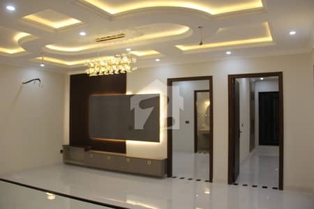5 marla BN House available for sale in Valencia town Lahore