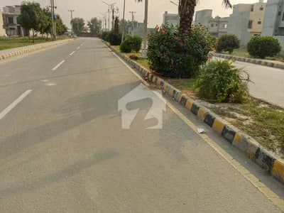 5 Marla Residential Outstanding Location Plot For Sale