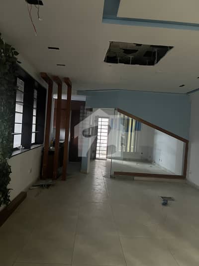 Beautiful corner fully renovated shop up for rent in f10