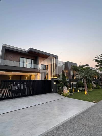 2 KANAL ELEGANT AND FULLY BASEMENT GALLERIA DESIGNED BUNGALOW IS AVAILABLE IN THE BEST BLOCK OF DHA LAHORE.