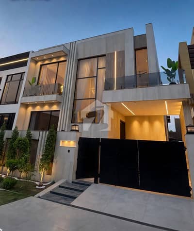 09 MARLA ELEGANT AND FULLY MAINTAINED SUPER HOT LOCATED BUNGALOW IS AVAILABLE IN THE BEST BLOCK OF BANKERS AVENUE, BEDIAN ROAD, LAHORE.