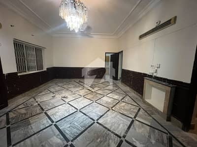I-8/4 40*80 INDEPENDENT UPPER PORTION 3 BED 2 BATH 150K