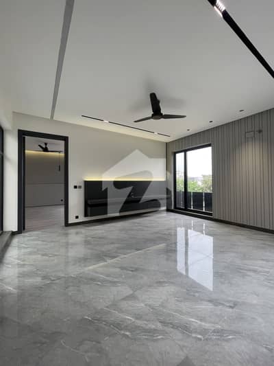 Upper Portion Available For Rent Upper Portion Available For Rent