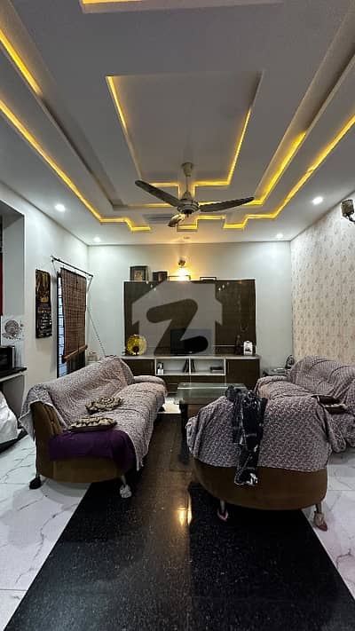 5 MARLA UPPER PORTION FOR RENT  FACING PARK BLOCK A EDEN BOULEVARD COLLEGE ROAD LAHORE