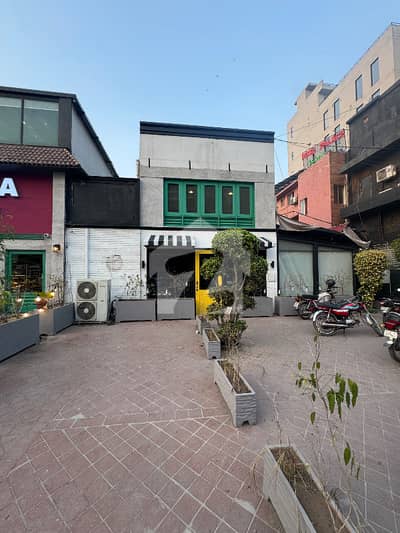 ایم ایم عالم روڈ گلبرگ,لاہور میں 7 مرلہ Studio دکان 12.0 لاکھ میں کرایہ پر دستیاب ہے۔
