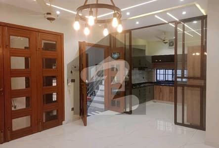 House In Bahria Town - Sector C Sized 10 Marla Is Available House In Bahria Town - Sector C Sized 10 Marla Is Available
