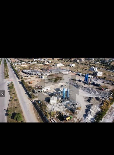 Prime location 10 marla plot available for sale