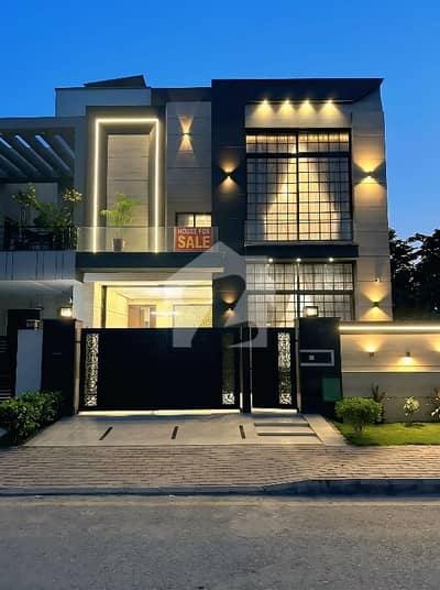 5 Marla Brand New Modren House Available For Sale in Bahria Town Lahore