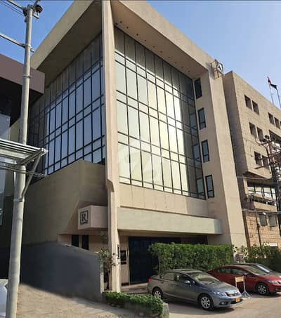شاہراہِ فیصل کراچی میں 6 کنال Studio عمارت 67.75 لاکھ میں کرایہ پر دستیاب ہے۔