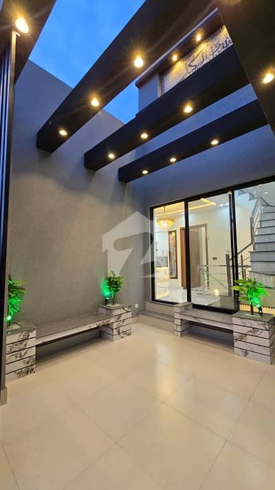 A Stunning House Is Up For Grabs In Bahria Town - Sector C Lahore