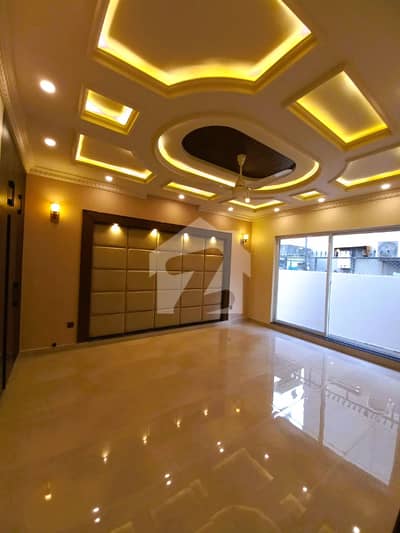 10 Marla Bran New House For Sale In Gulbahar Block, Bahria Town, Lahore
