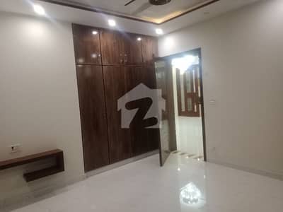 بحریہ ٹاؤن سیکٹر ای بحریہ ٹاؤن,لاہور میں 5 کمروں کا 1 کنال مکان 6.0 کروڑ میں برائے فروخت۔ بحریہ ٹاؤن سیکٹر ای بحریہ ٹاؤن,لاہور میں 5 کمروں کا 1 کنال مکان 6.0 کروڑ میں برائے فروخت۔