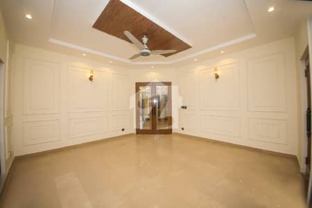 Spacious 1 Kanal Lower Portion For Rent DHA Phase 8 EX-Park VIEW