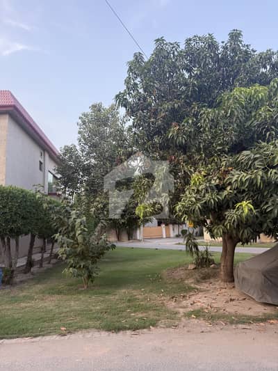 In Askari Colony Phase 2 House Sized 10 Marla For sale
