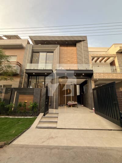 5 MARLA BRAND NEW ULTRA MODERN DESIGN HOUSE FOR SALE IN DHA RAHBER