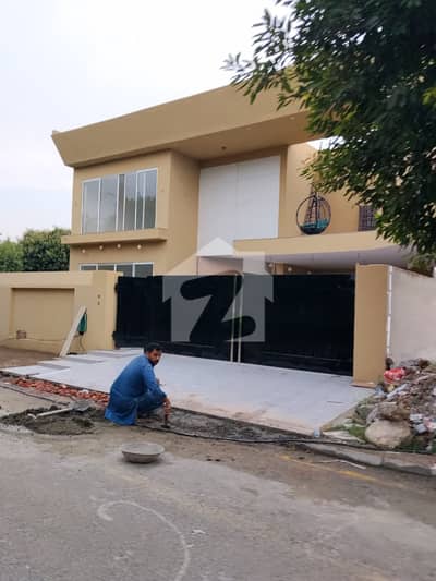 10-Marla Plot Available At Hot Location Near To Park Mosque & At Reasonable Price In New Lahore City Phase 3 Near To Bahria Town